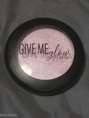 Give Me Glow Highlighter In Welcome  To My Dollhouse 0.28oz